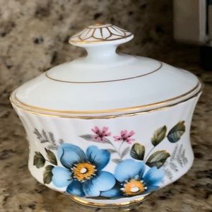 Royal Stafford, Bone China sugar bowl
